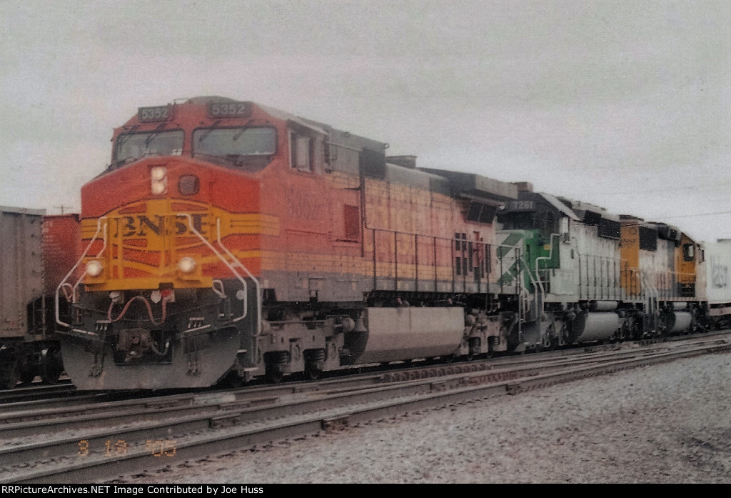 BNSF 5352 East